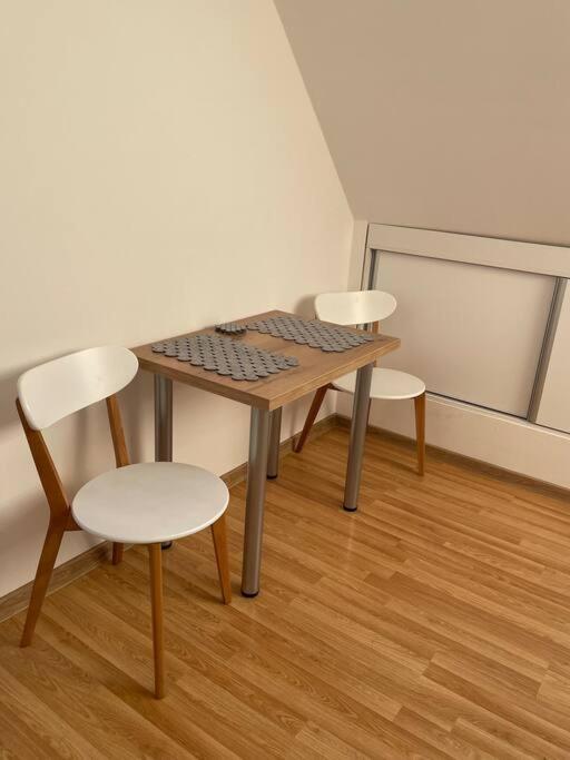 Easy Living Apartments - Old Town Braşov Extérieur photo